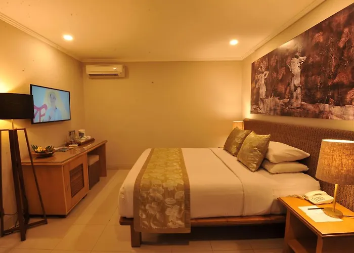 Puri Raja Hotel 4*