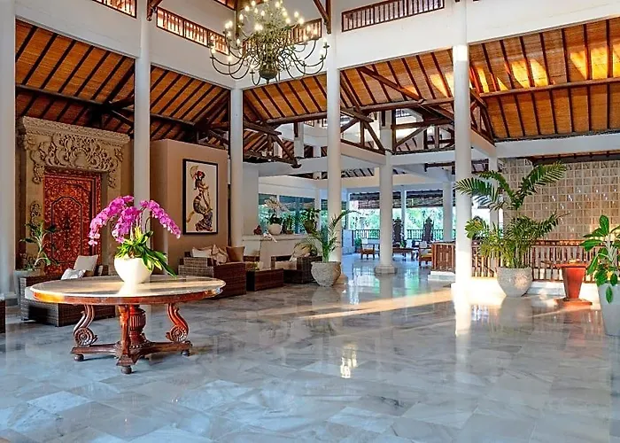 Puri Raja Hotel 4*