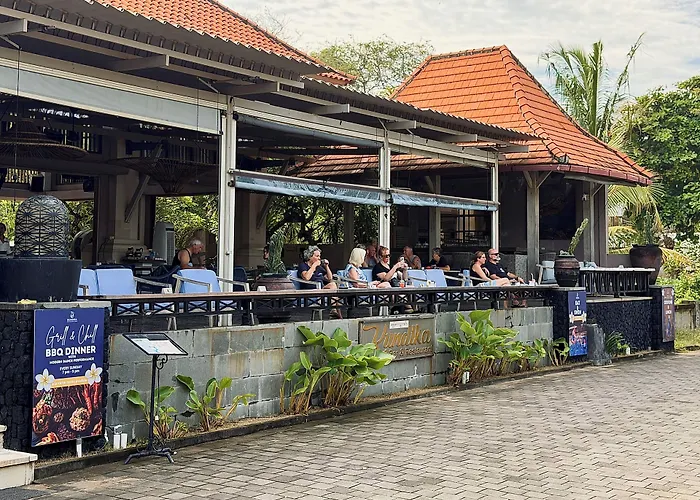 Puri Raja Hotel 4*
